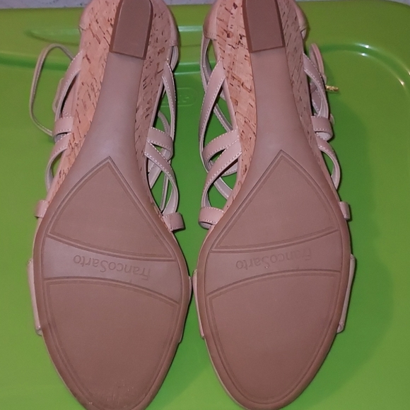 Shoes - Picture 3 of 6